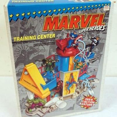 1147	MARVEL SUPER HEROES TRAINING CENTER, TOY BIZ, 1990, SEALED
