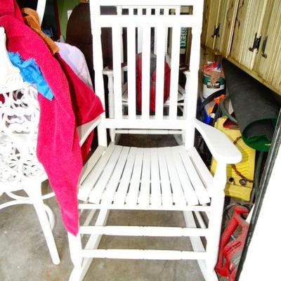 2 rocking chairs sold