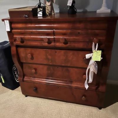 Dresser