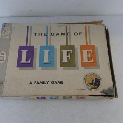 Vintage 1960! ORIGINAL Milton Bradley Game of Life - Heartily Endorsed by Art Linkletter