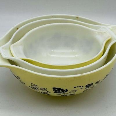 (3) PYREX Gooseberry Yellow Cinderella Mixing Bowls
