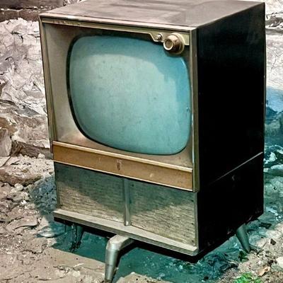 Vintage Zenith C2221Y Television
