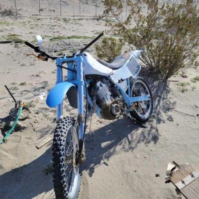 #40 â€¢ YAMAHA XT 600 Four Stroke Dirt Bike