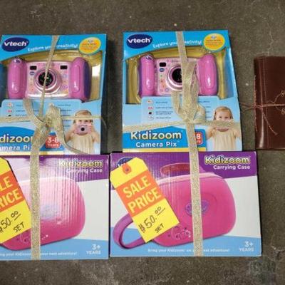#2660 â€¢ Vtech Kidizoom Camera, Vtech Carrying Cases and Journal