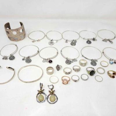 #918 â€¢ Sterling Silver Bracelet, Rings & Earrings, 272g