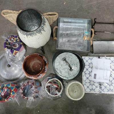 #2654 â€¢ Moroccan Baskets, Planters, Metal Tins, Vinyl Flooring, Woven Bag, and Household Decor