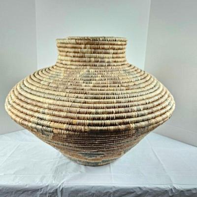 Large Native American Coil Basket With Faded Diamon Pattern on the Outside - 20