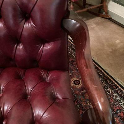Burgundy Tufted Executive Leather Office Library Arm Chair
25 in. wide
21 in. tall at seat
22 1/2 in. deep
39 in. tall at back
($90.00)