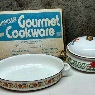 Regency Club Covered casserole/ Sigma baking Pan