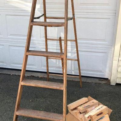 Step ladder 