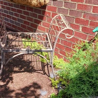 Garden benchwind chimes