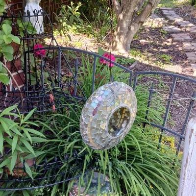 Garden art 