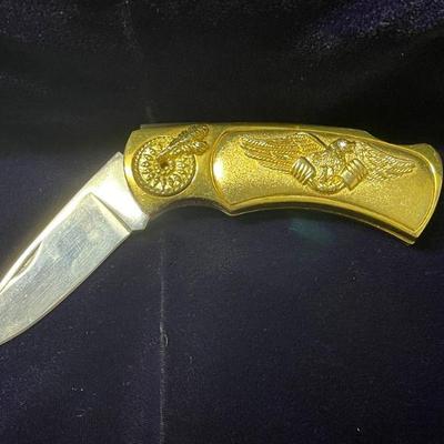 gold handle knife w/eagle