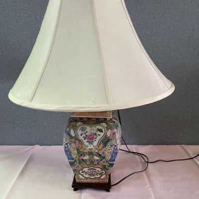 Chinese porcelain lamp