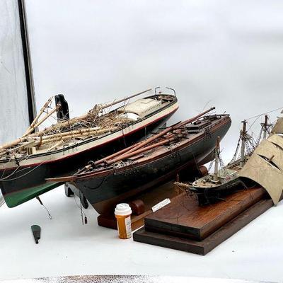(3) Wrecked Vintage Boat Models / Pond Boats
