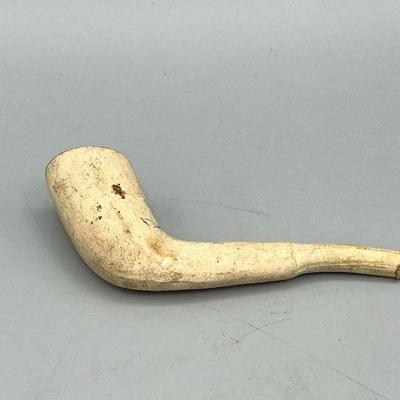 New England Historical Carved Pipe
