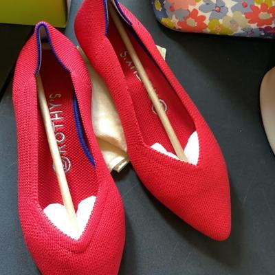 *** Homeowner pulled these shoes
ðŸ‘  this afternoon.. nite before Sale 