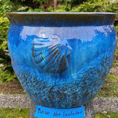 Wonderful blue shell design pot
