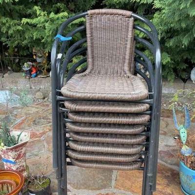 8 outdoor chairs