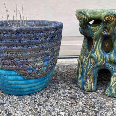 Outdoor yard pot container planter