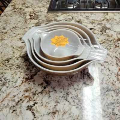 Vintage Pyrex Mixing Bowls