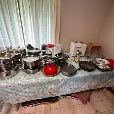 Cookware, bakeware
