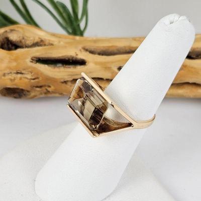 14k Gold Ring with Large Rectangle Shaped Topaz - Ring Size 6.5 - Total Weight 7.1g - Marked 14k