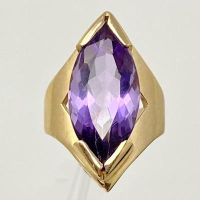 Vintage 14k Yellow Gold Ring with a Marquise Cut Amethyst Gemstone sz. 4