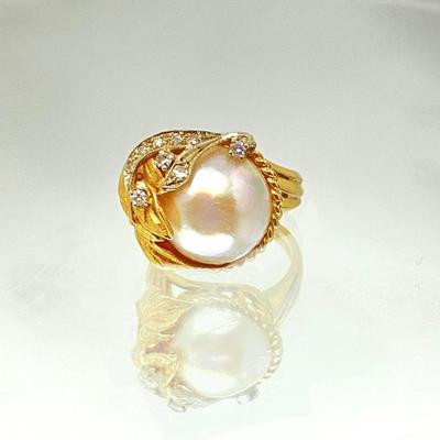 Vintage Harold Freeman Glamorous 14k Yellow Gold, Mabe Pearl, & Diamond Ring