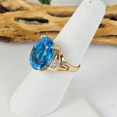 14k Gold Ring w/ Large Oval Blue Topaz and real Diamonds - Ring Size 6.5 - Total Weight 7.0g