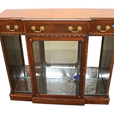 
Lot 363
Vintage mahogany 3 drawer 1 door credenza with custom mirror back
