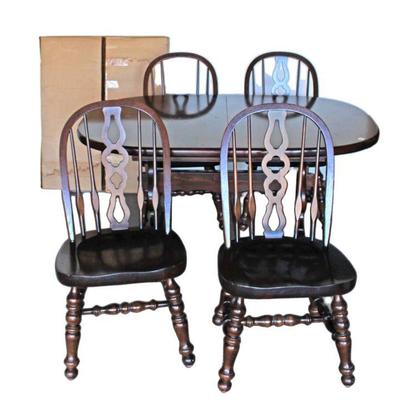 
Lot 218
Vintage Ethan Allen pine 5pc dining room table and 4 chairs

