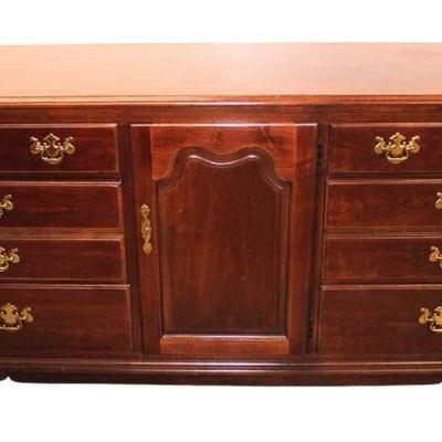 
Lot 306
Thomasville 6 drawer 1 door fitted interior cherry low chest
