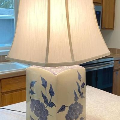 Chinese Tea Jar Blue & White Lamp