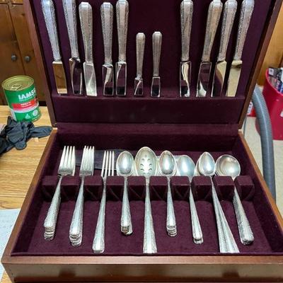86 PC TOWLE STERLING 
"Candlelight" Circa 1934
2,804 grams
$2,075