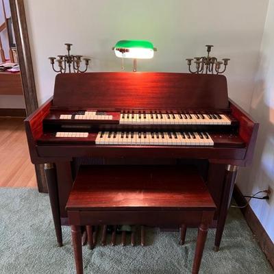 Lowery Heritage Organ w/bench $195