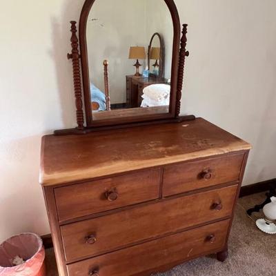 Maple 3 drawer dresser w/mirror $140
