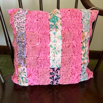 YO YO quilt pillow $10