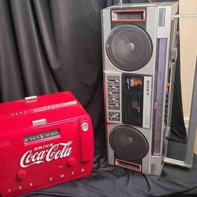 Old Tyme Coca Cola Cooler AM-FM Radio and Cassette Player