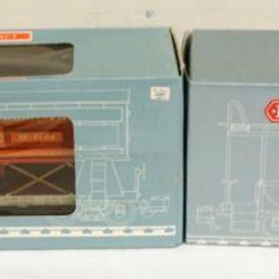 1221	RAILWAY EXPRESS AGENCY TRAIN CARS PIGGYBANK & PRR CAR
