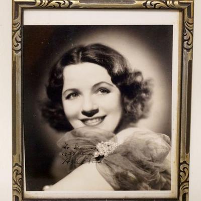 1071	HELEN FORD ACTRESS SIGNED PHOTO, APPROXIMATELY 8 IN X 10 IN OVERALL
