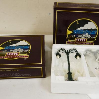 1205	MTH TRAIN METAL LAMP POST SETS NO 52, 2 BOXES
