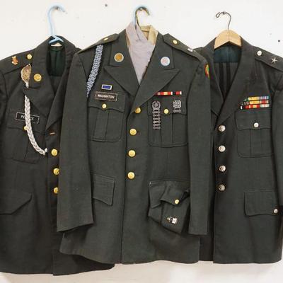 1183	LOT OF US MILITARY COATS/CLOTHING INCLUDES COAT 41S W/PANTS, COAT W/PANTS & HAT SIZE UNKNOWN, & COAT 39S W/3 SHIRTS ONE LONG SLEEVE,...