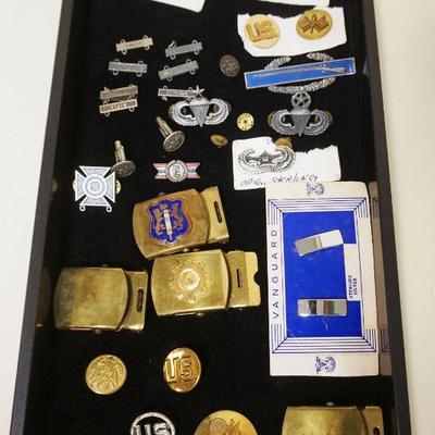 1196	US MILITARY LOT MEDALS & INSIGNIAS, SOME STERLING
