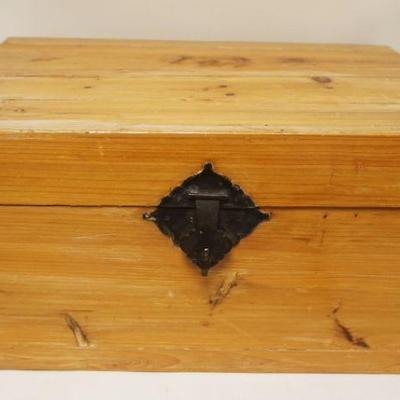 1235	ANTIQUE DOVETAILED PINE BOX W/BRASS CLASP ON FRONT, APPROXIMATELY 16 IN X 25 IN X 13 IN HIGH
