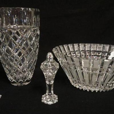 1232	4 PIECE LOT OF QUALITY CRYSTAL INCLUDING SIGNED GALAWAY 10 IN VASE
