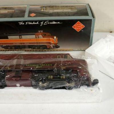 1224	RAILWAY EXPRESS AGENCY TRAIN CARS ALCO FA-1 DIESEL LOCOMOTIVE
