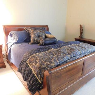 SLEIGH KING BED