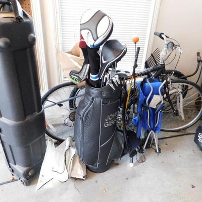 TAYLORMADE BAG AND CLUBS