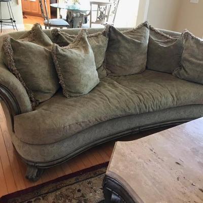 Sofa $349
90 X 48 X 34